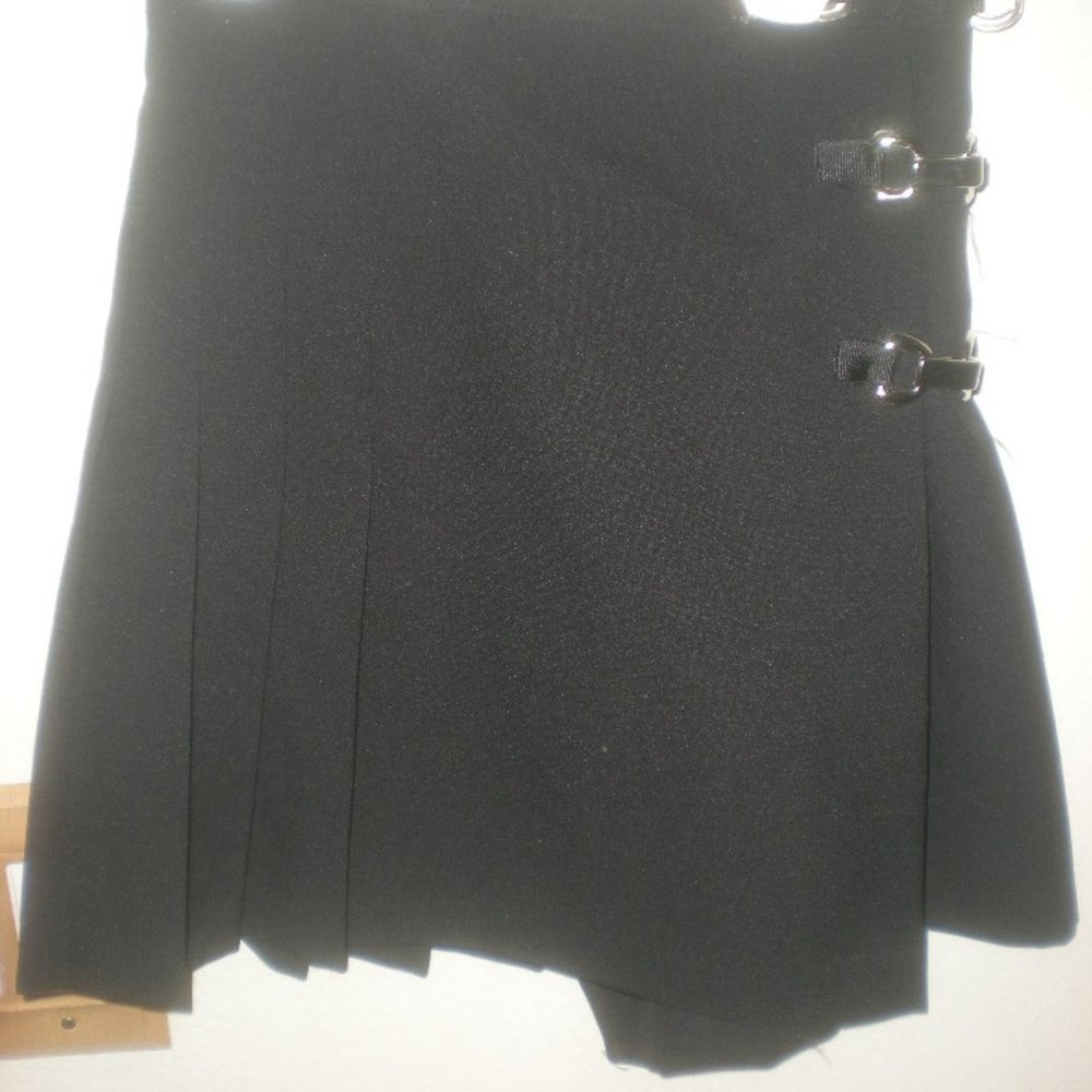 HOT TOPIC  STREET CODE  Brand  Skirt  Size 7-8   Black Pleated